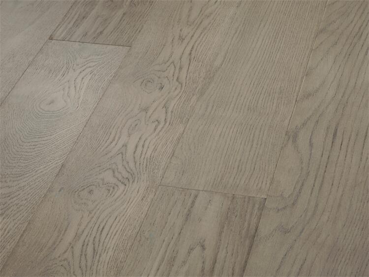 Oak Silver Wash / Wood Veneered Lifeproof SPC Flooring