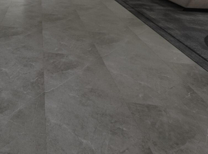 vandt&aelig;t sten plast komposit gulv